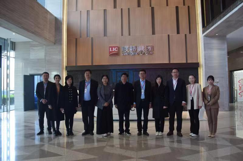 Wang Zhongqun, Direktor des Foreign Expert Management Office der Provinz Hebei Department of Science and Technology, besuchte und führte Forschung bei der Lianqiao Group durch